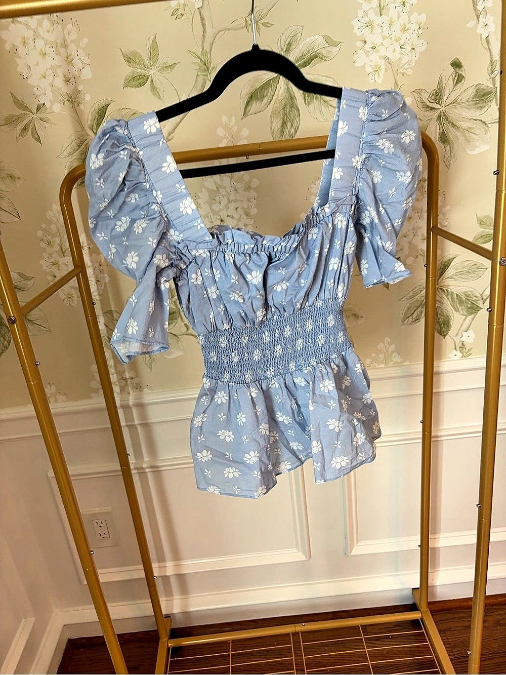 Steele Floral Puff Sleeve Blouse in Blue & White Size Small